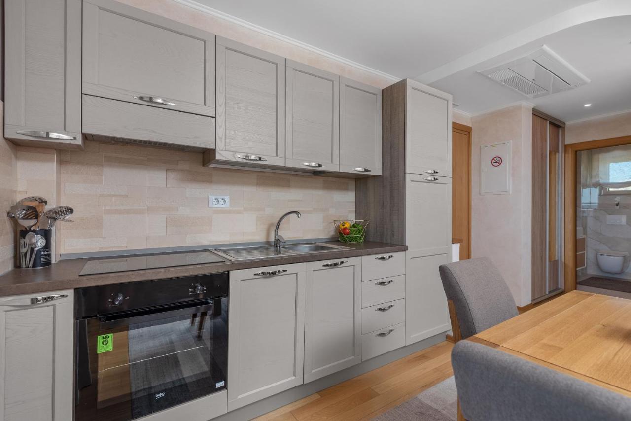 Apartmani Rubinic トゥラニ エクステリア 写真